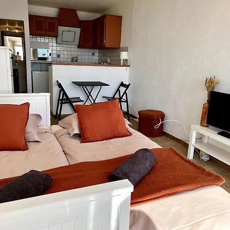 Avec Terrasse Privee Et Vue Exceptionnelle 耶尔