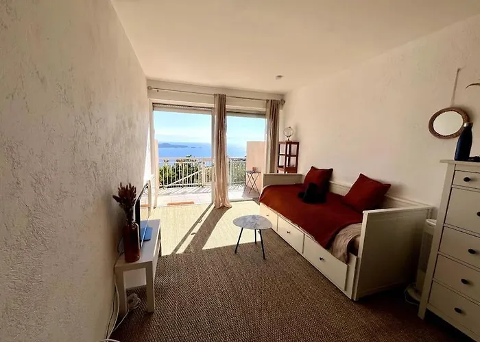 Avec Terrasse Privee Et Vue Exceptionnelle Hyères